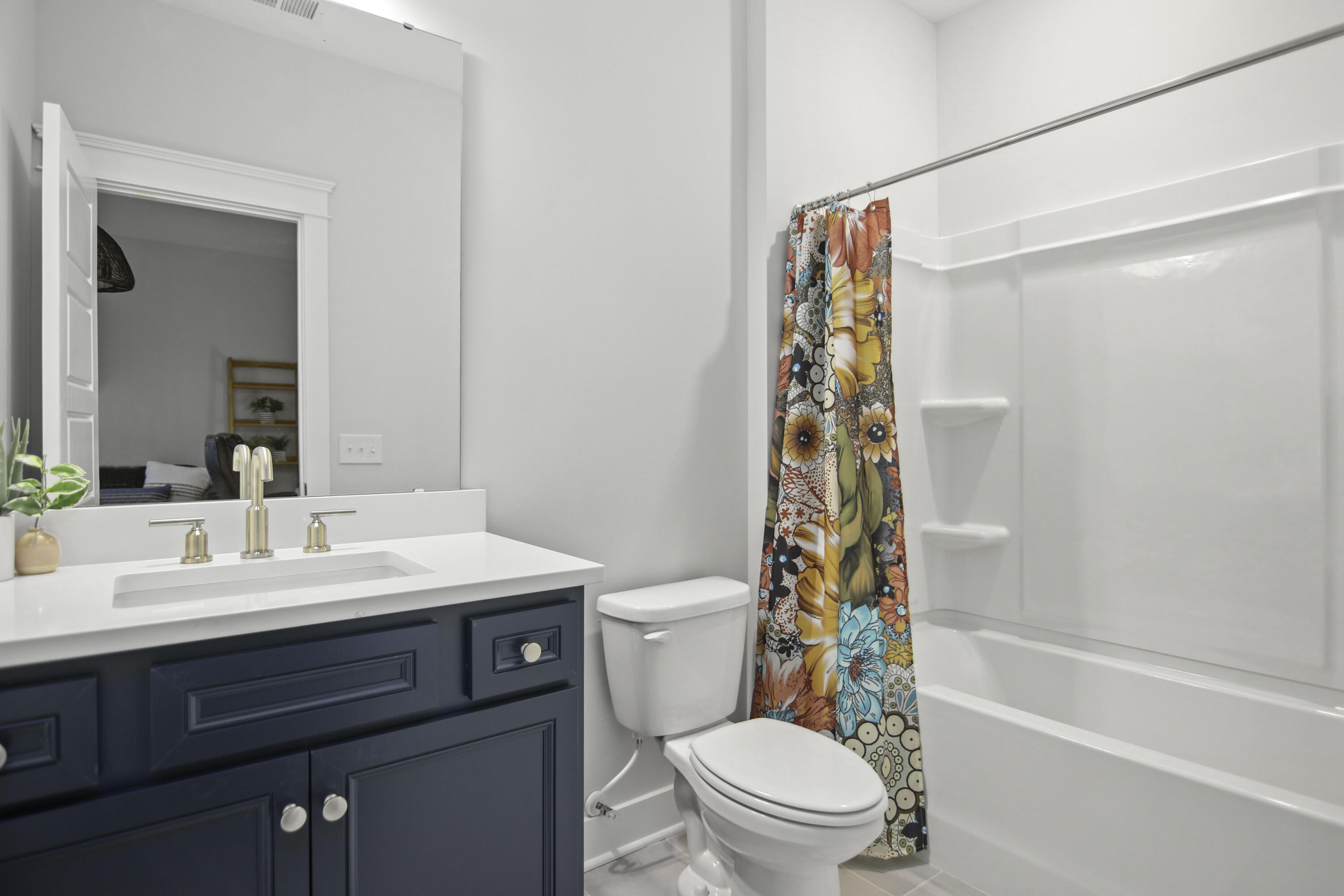 4585 Mixson Avenue North Charleston, SC 29405 - Photo 36 of 42 4585MixsonAve-CasaVerdeMedialLLC42