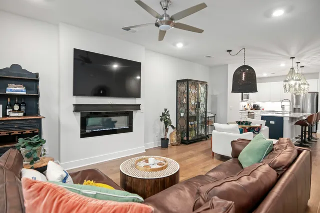 $3,675 | 4585 Mixson Avenue, North Charleston, SC 29405