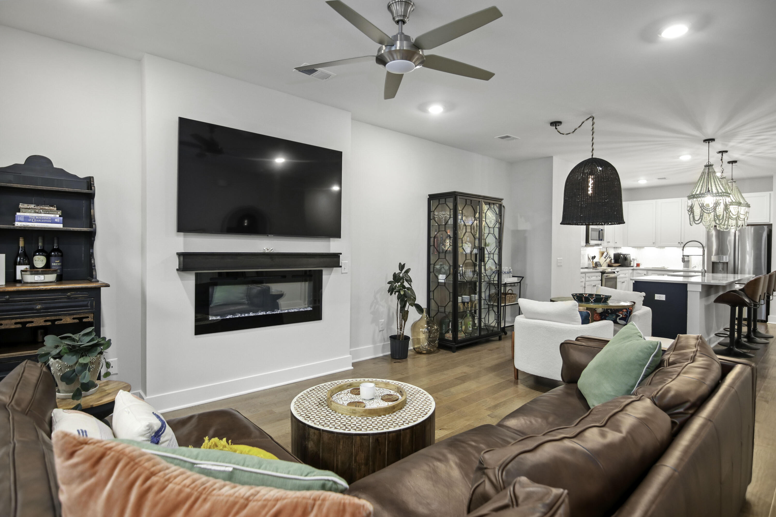 4585 Mixson Avenue North Charleston, SC 29405 - Photo 4 of 42 4585MixsonAve-CasaVerdeMedialLLC23