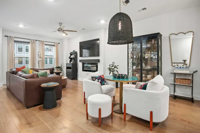 $3,675 | 4585 Mixson Avenue, North Charleston, SC 29405