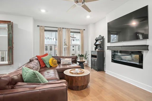 $3,675 | 4585 Mixson Avenue, North Charleston, SC 29405