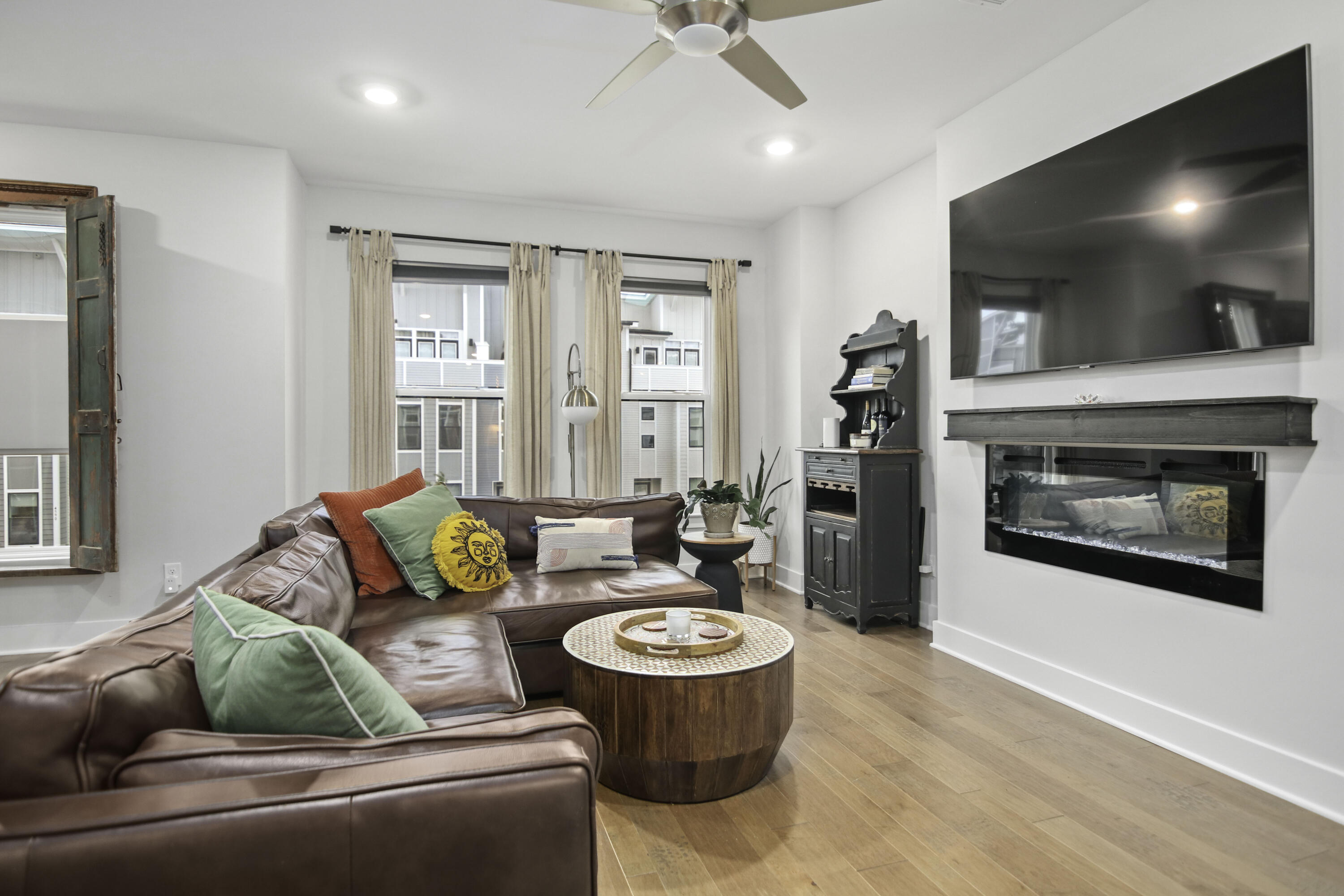 4585 Mixson Avenue North Charleston, SC 29405 - Photo 8 of 42 4585MixsonAve-CasaVerdeMedialLLC22