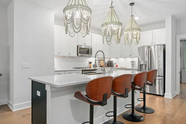 $3,675 | 4585 Mixson Avenue, North Charleston, SC 29405