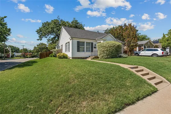 $540,000 | 3901 Linden Avenue, Fort Worth, TX 76107