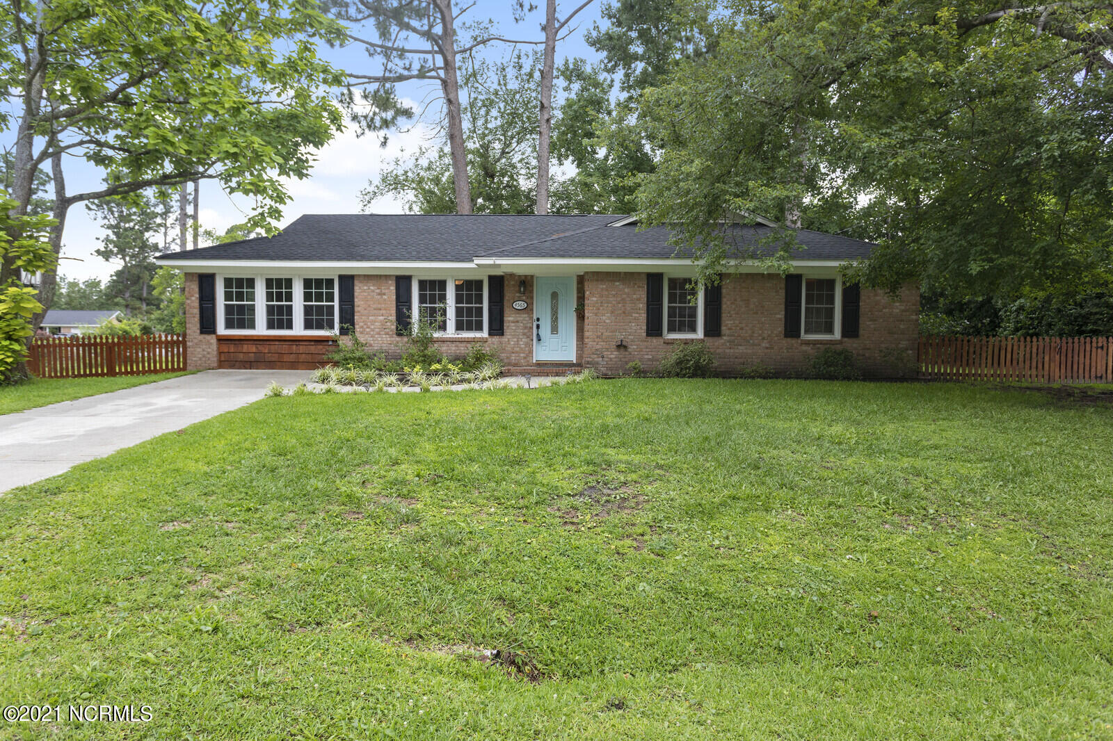 4565 Middlesex Road Wilmington, NC 28405 - Photo 3 of 36 Front View