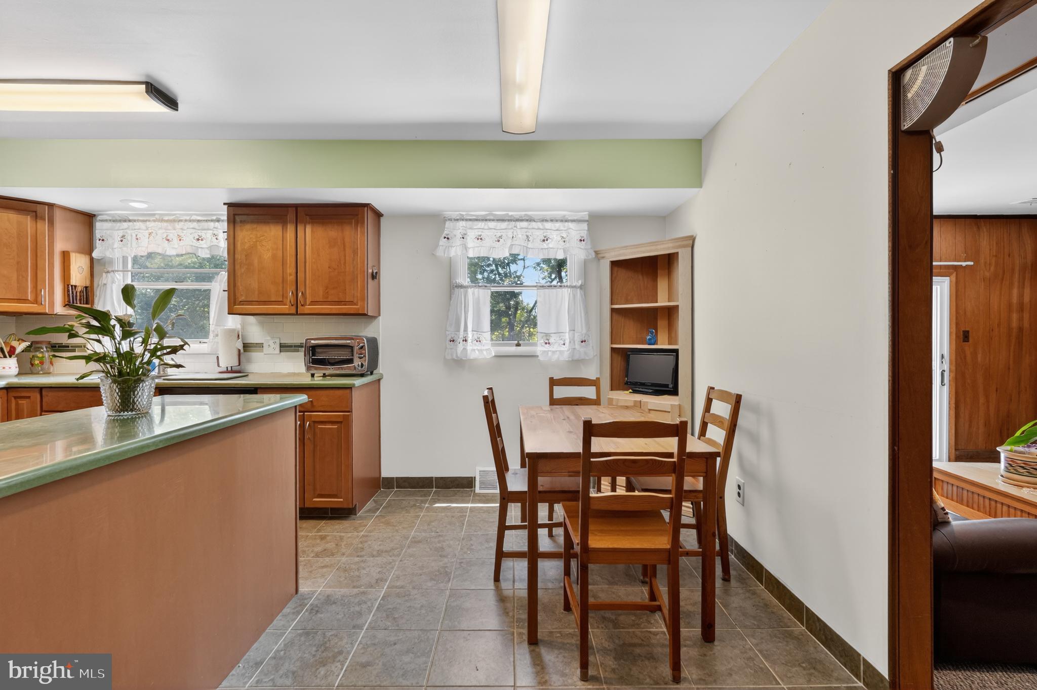 712 Meadowlark Road Norristown, PA 19403 - Photo 10 of 30