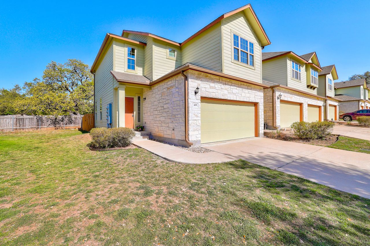 2410 Great Oaks Dr Unit 401  