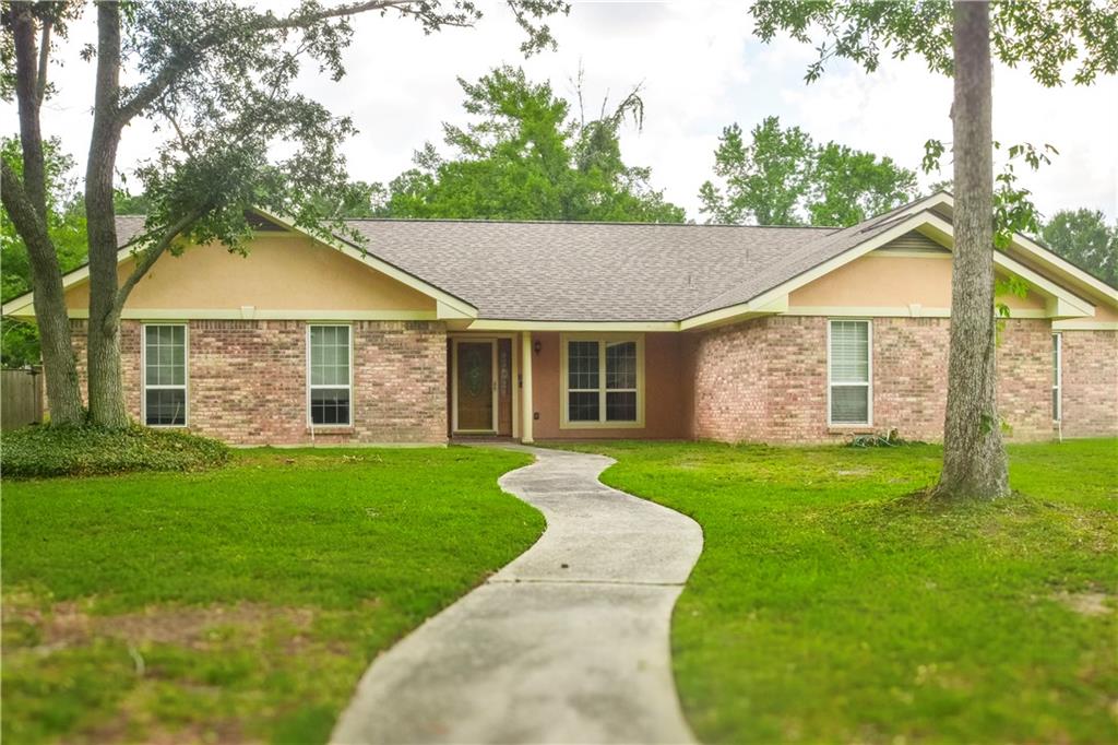 107 Norfolk Court Slidell, LA 70461 - Photo 2 of 42