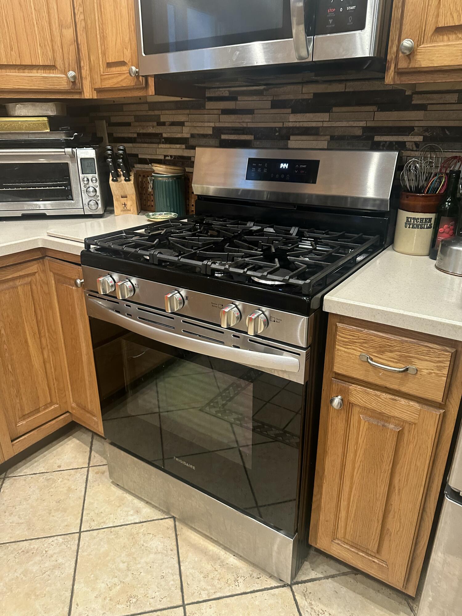 271 Hampden Road Carmel, ME 04419 - Photo 16 of 67 Kitchen Gas Stove
