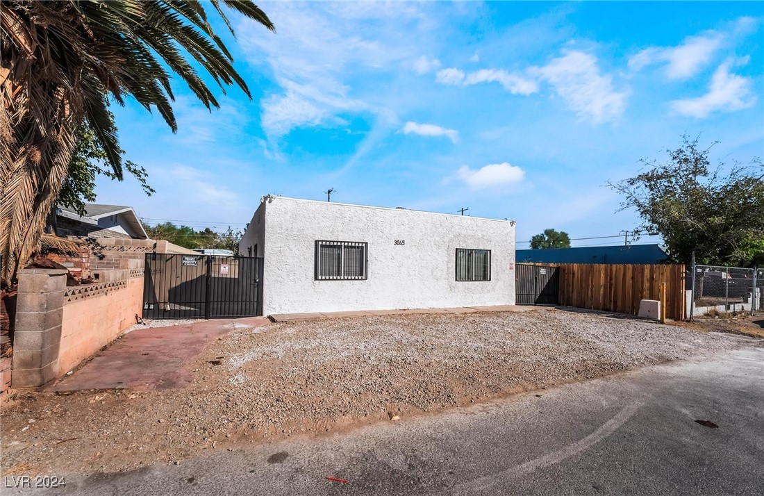 3045 Cedar Street Las Vegas, NV 89104 - Photo 3 of 79