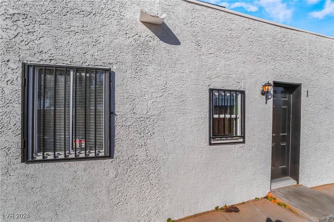 3045 Cedar Street Las Vegas, NV 89104 - Photo 4 of 79