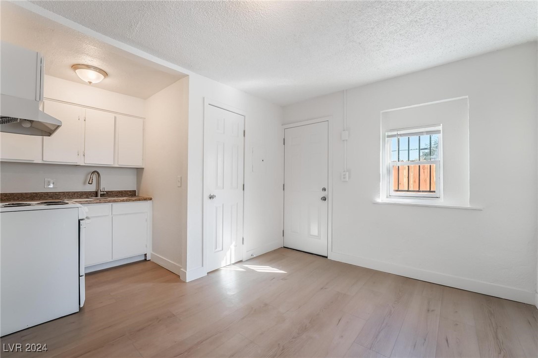 3045 Cedar Street Las Vegas, NV 89104 - Photo 8 of 79