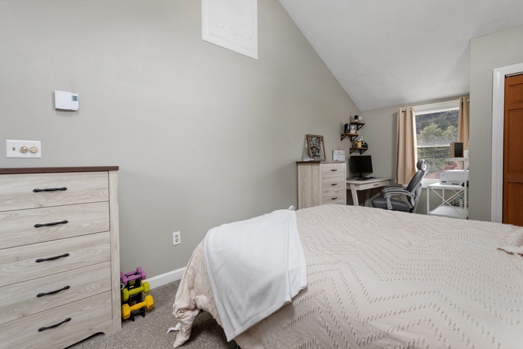 6 Bates Park Avenue Beverly, MA 01915 - Photo 19 of 31