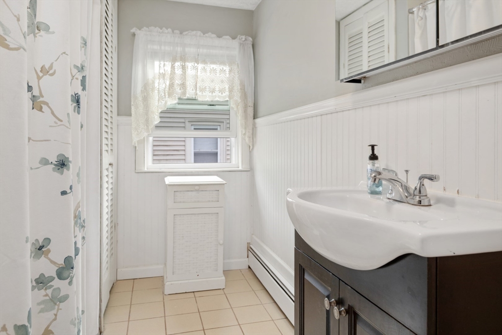 6 Bates Park Avenue Beverly, MA 01915 - Photo 24 of 31