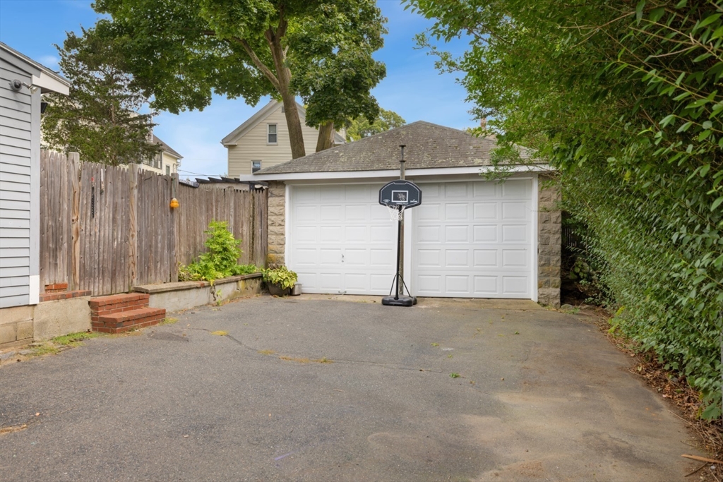 6 Bates Park Avenue Beverly, MA 01915 - Photo 29 of 31