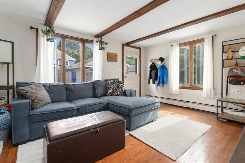 6 Bates Park Avenue Beverly, MA 01915 - Photo 5 of 31