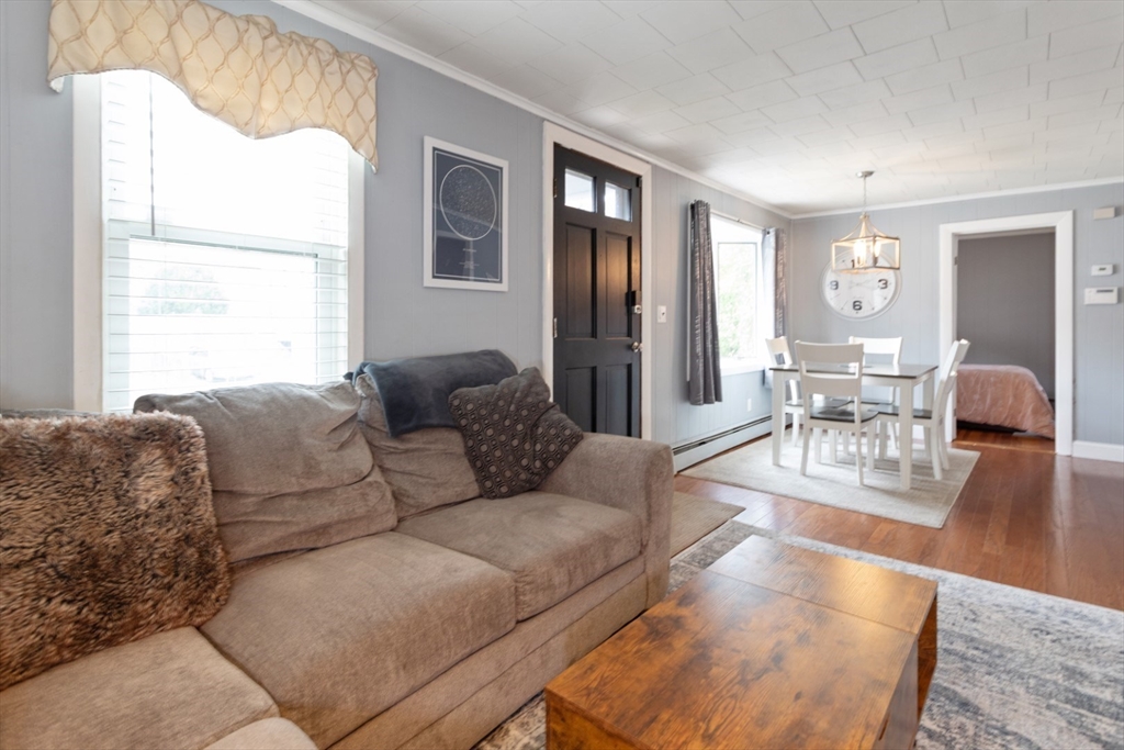 6 Bates Park Avenue Beverly, MA 01915 - Photo 7 of 31