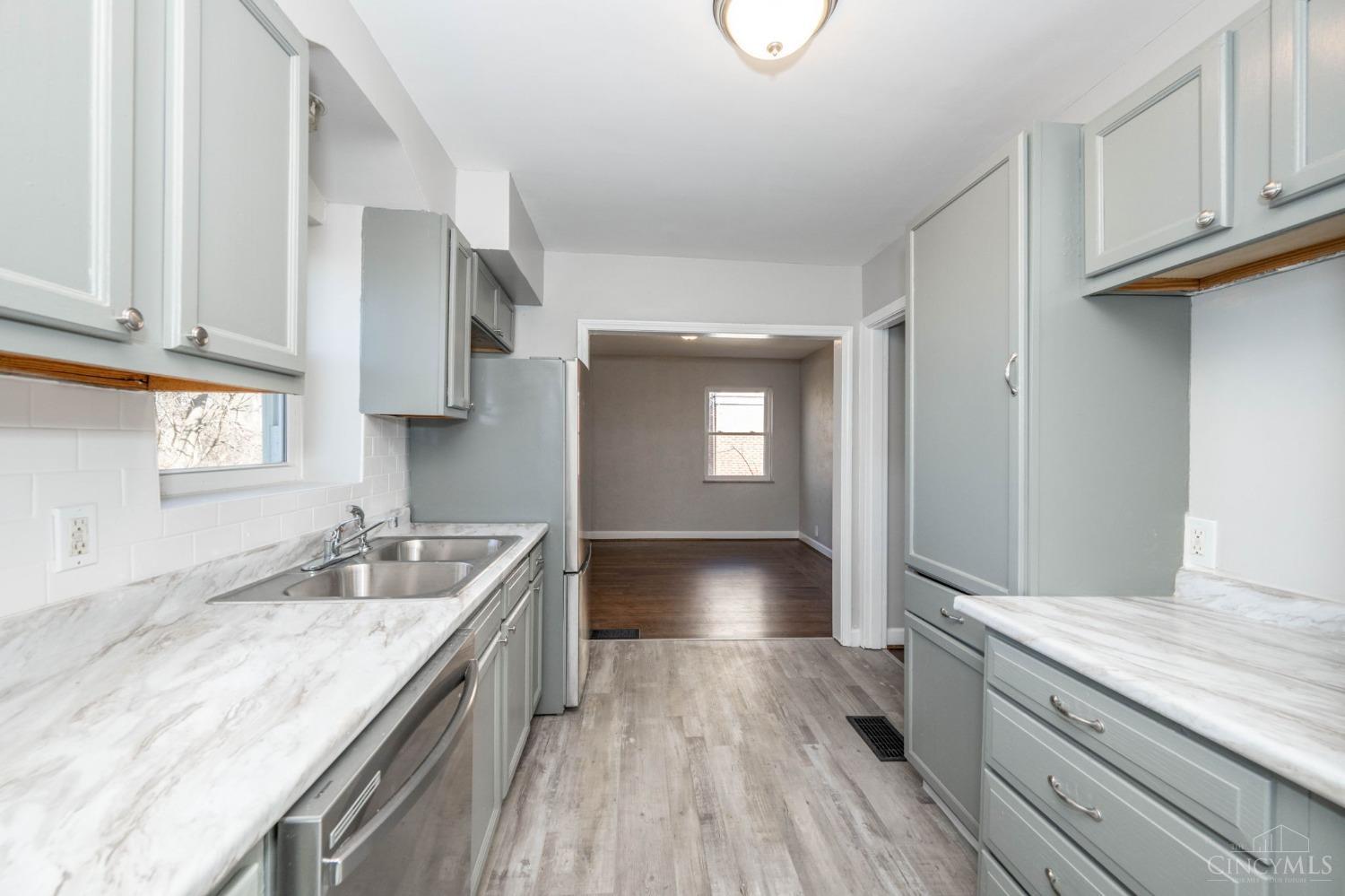 2413 Ferguson Road Cincinnati, OH 45238 - Photo 14 of 46