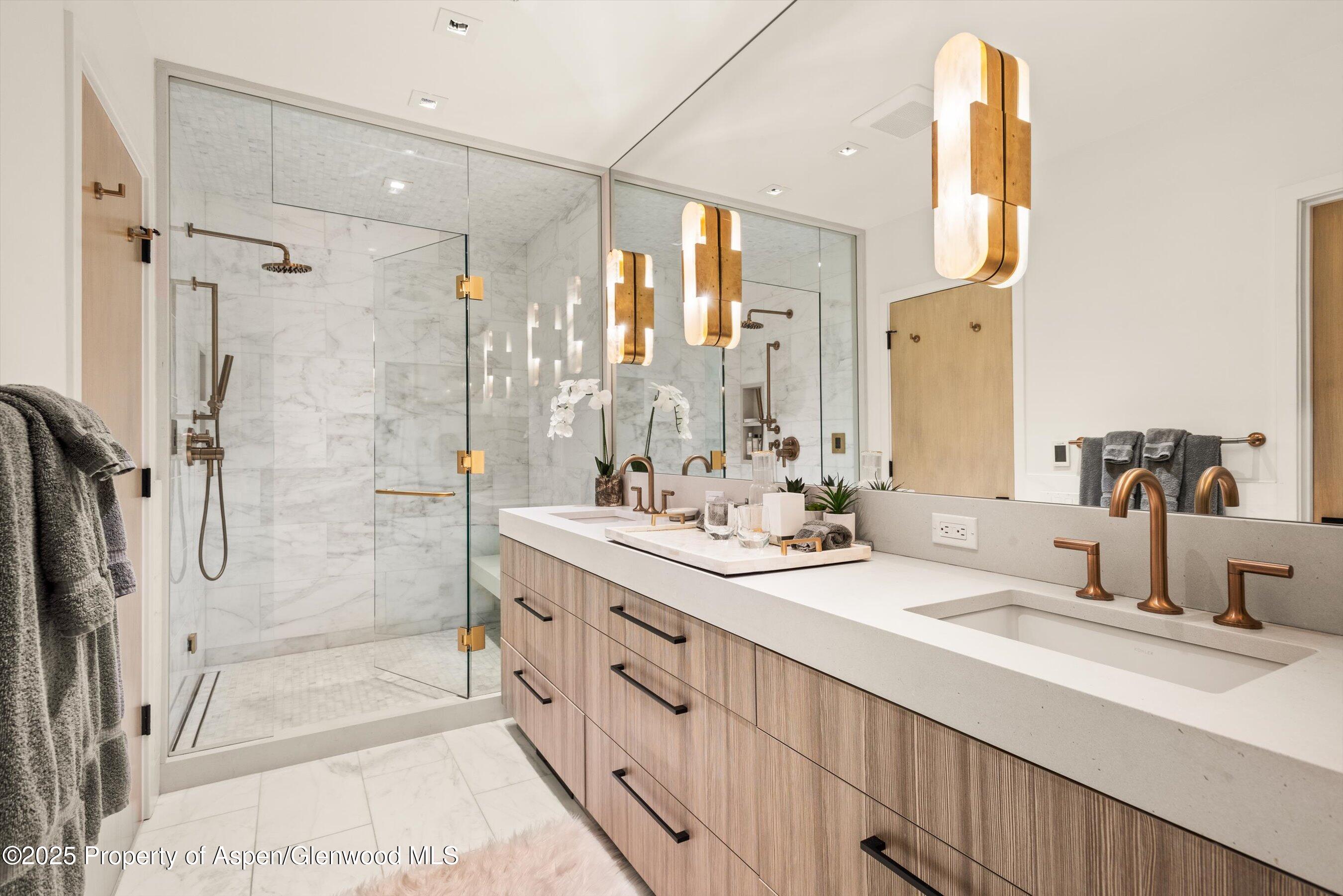 929 East Durant Avenue, Unit 4 Aspen, CO 81611 - Photo 31 of 43 64-929eDurant_2504090037