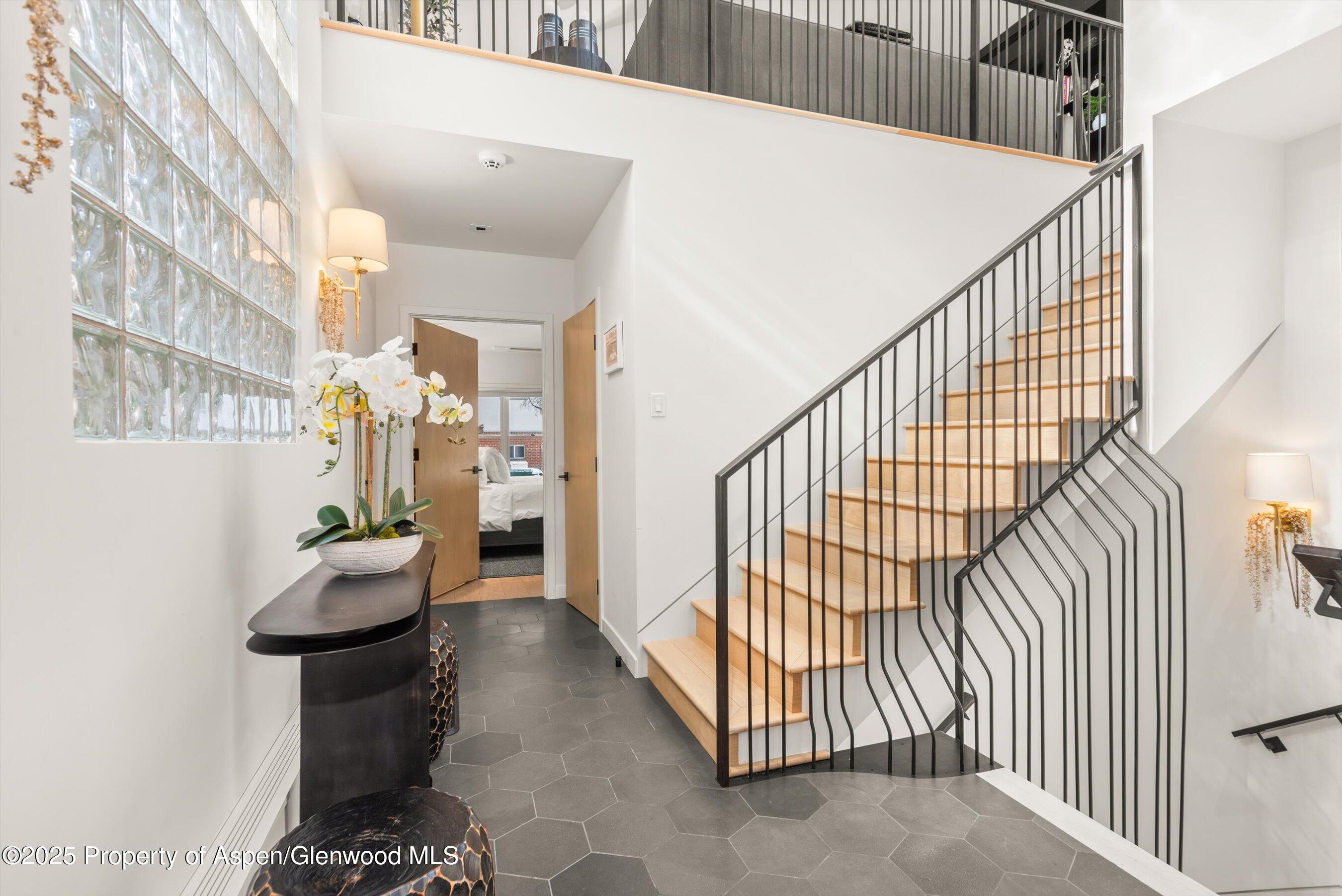 929 East Durant Avenue, Unit 4 Aspen, CO 81611 - Photo 36 of 43 68-929eDurant_2504090041