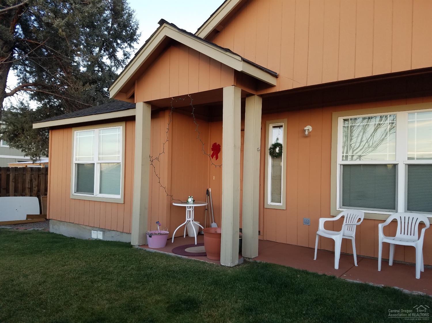 1480 Southwest 27th Street Redmond, OR 97756 - Photo 8 of 12 Front of Home