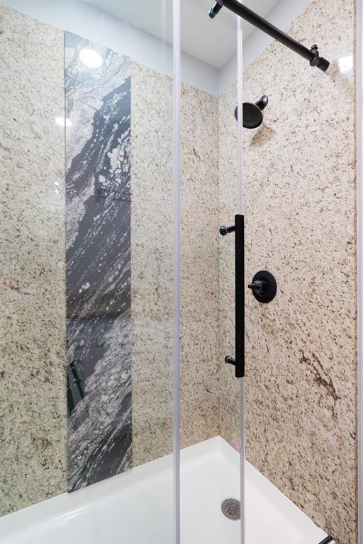 19 Private Road Paris, TX 75460 - Photo 13 of 18 a bathroom with a shower