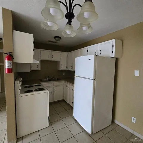 $750 | 106 South Bryan Road, Mission, TX 78572