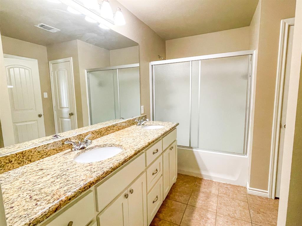 210 Paschall Road Mabank, TX 75147 - Photo 2 of 16