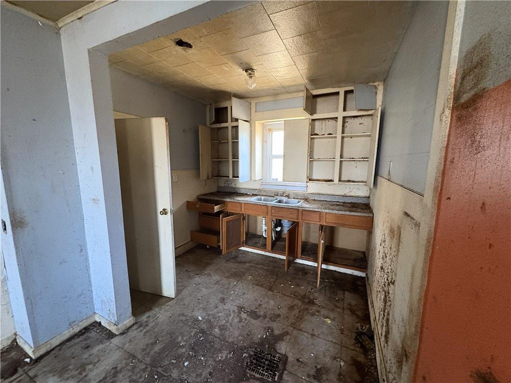 1315 North Kiger Road Independence, MO 64050 - Photo 10 of 24