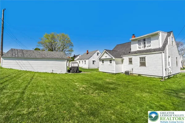 $360,000 | 326 Henry Street, Hellertown, PA 18055