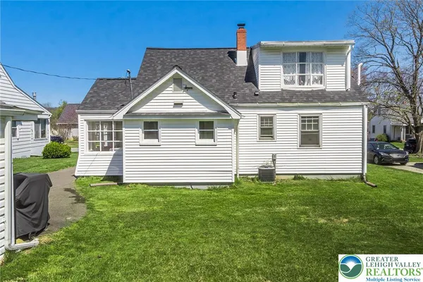 $360,000 | 326 Henry Street, Hellertown, PA 18055