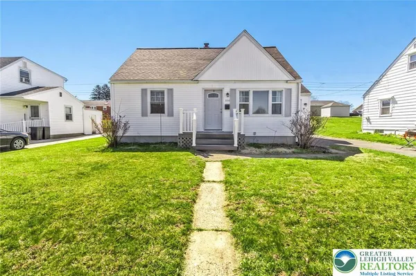 $360,000 | 326 Henry Street, Hellertown, PA 18055