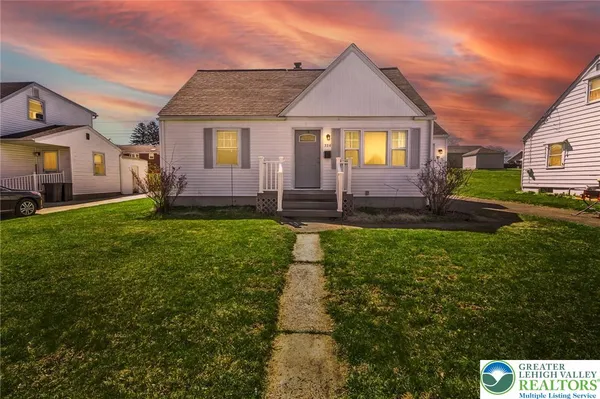 $360,000 | 326 Henry Street, Hellertown, PA 18055
