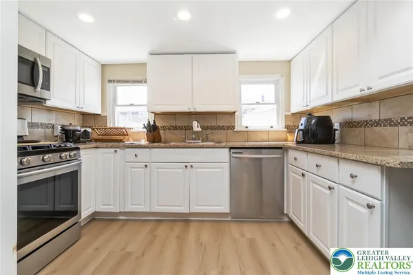 $360,000 | 326 Henry Street, Hellertown, PA 18055