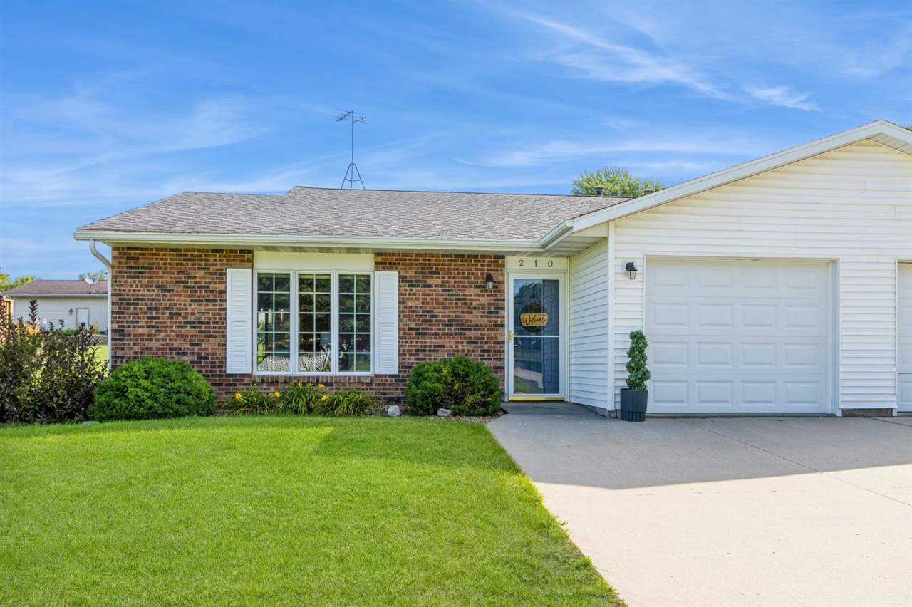 210 Valley Road Williamsburg, IA 52361 - Photo 1 of 26 Gallery Image 1
