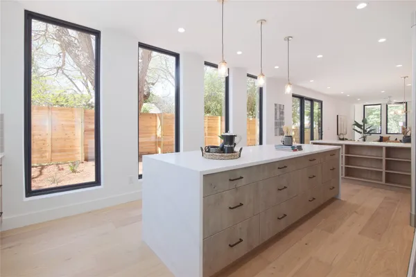 $7,950 | 2401 Willow Street, Austin, TX 78702