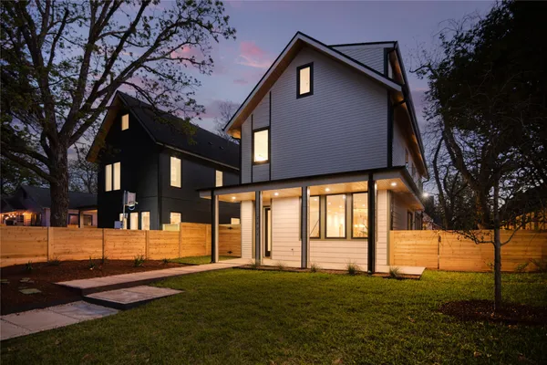 $7,950 | 2401 Willow Street, Austin, TX 78702