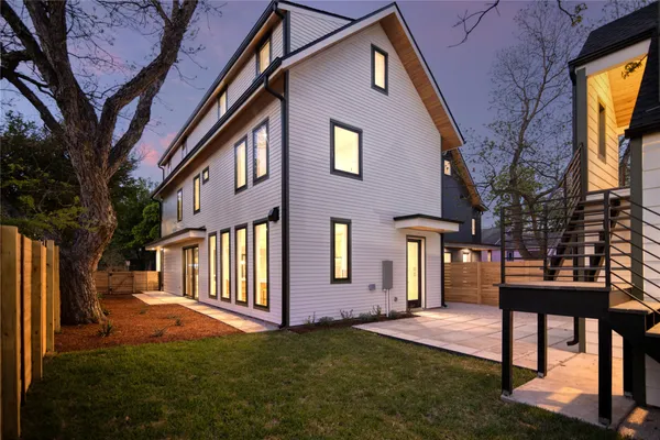 $7,950 | 2401 Willow Street, Austin, TX 78702