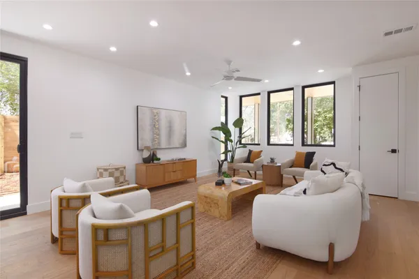 $7,950 | 2401 Willow Street, Austin, TX 78702