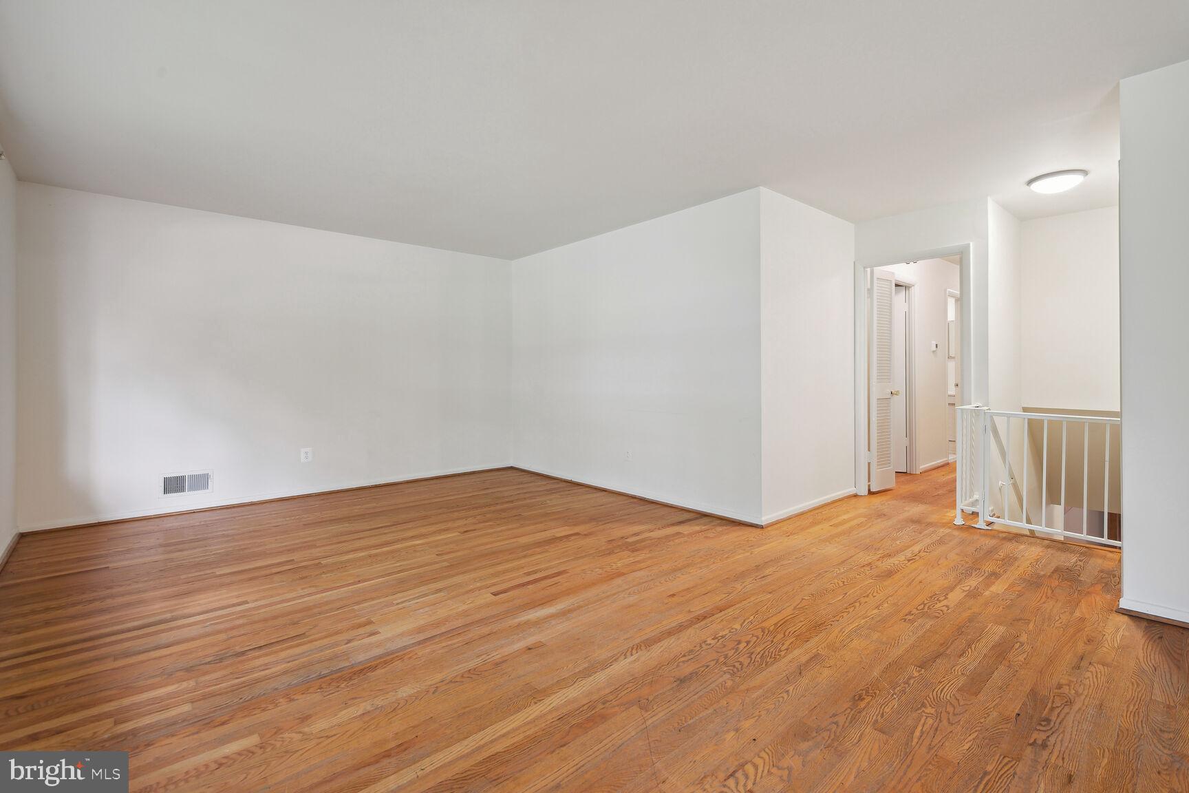 9509 Vance Place Silver Spring, MD 20901 - Photo 7 of 33