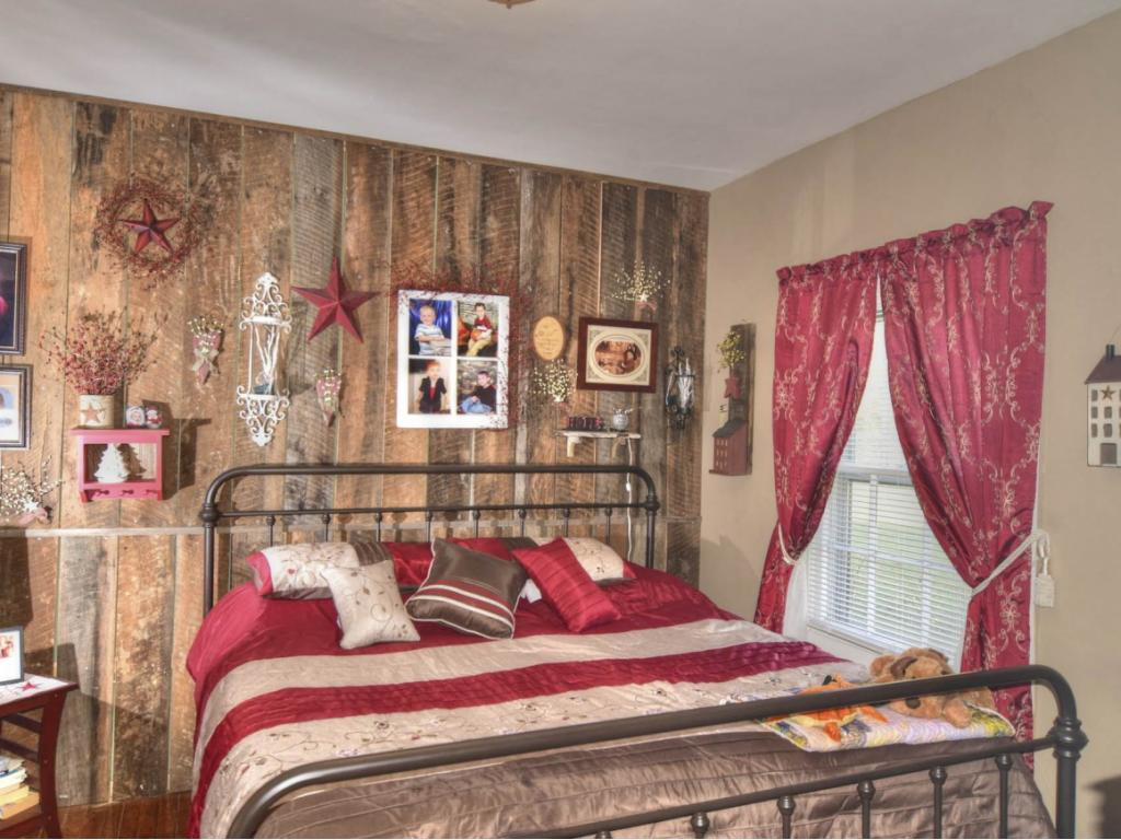 1043 Gravely Road Kingsport, TN 37660 - Photo 4 of 30 Photo 4