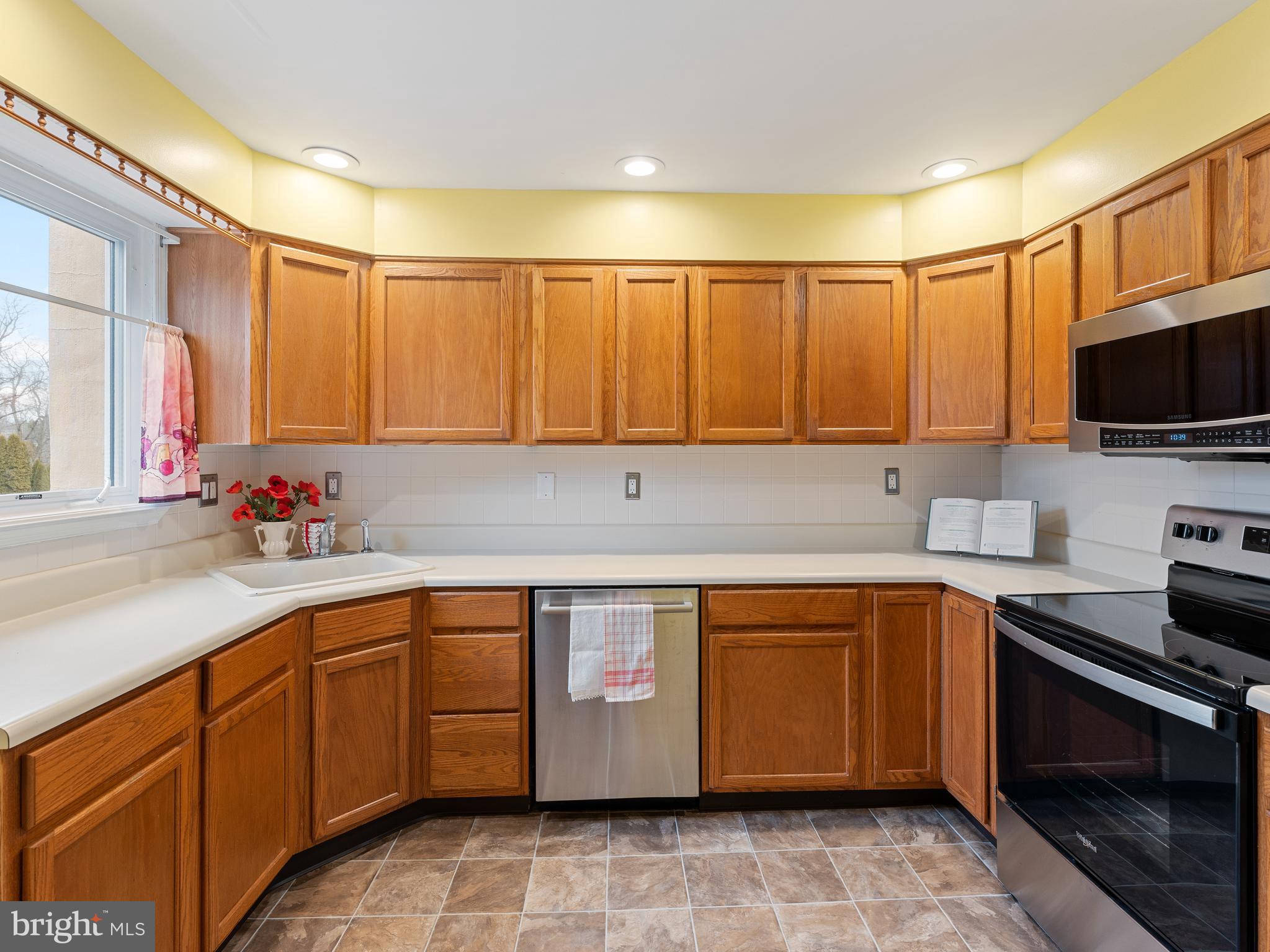 117 Crozerville Road Aston, PA 19014 - Photo 14 of 37 Kitchen
