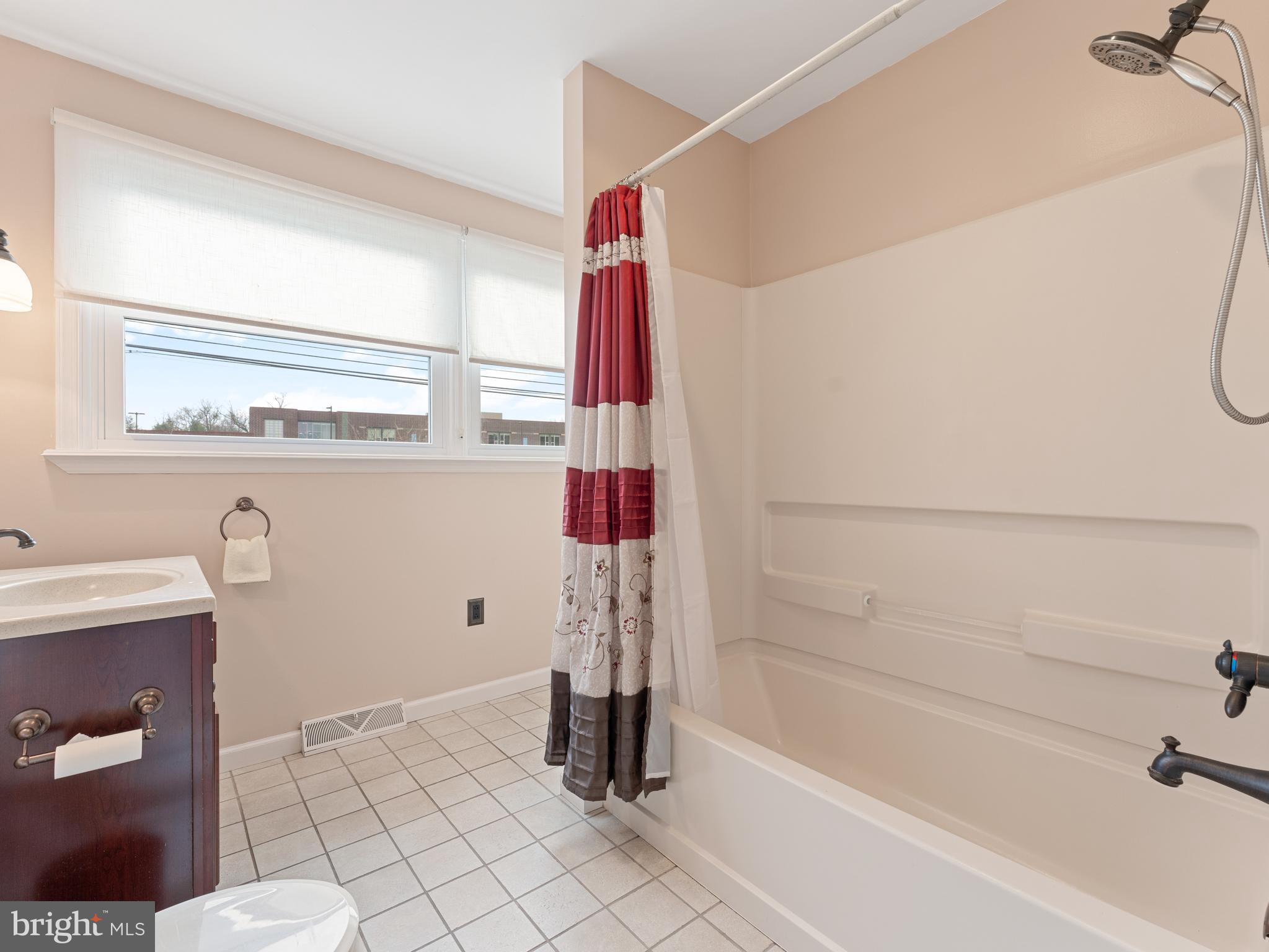 117 Crozerville Road Aston, PA 19014 - Photo 26 of 37 Hall Bath