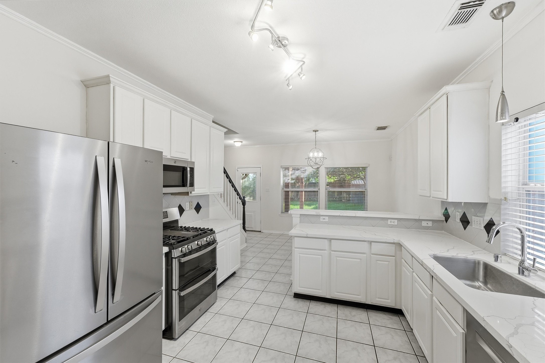 20531 Spring Bluff Lane Spring, TX 77388 - Photo 9 of 22 Kitchen 7 breakfast area