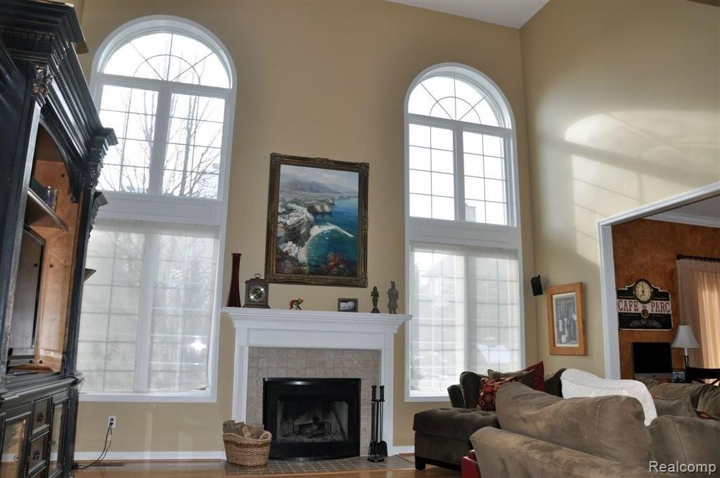 1358 Ross Lane Rochester, MI 48306 - Photo 4 of 23 2013-01-26 18.35.52.jpg