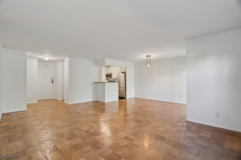 1111 River Road, Unit G10 Edgewater, NJ 07020 - Photo 13 of 17 Gallery Image 13