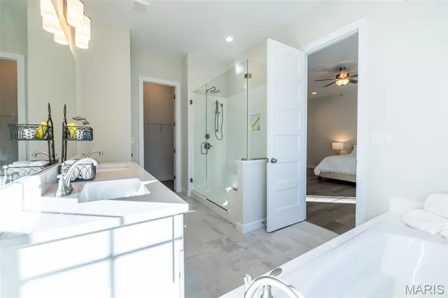 $893,375 | 300 Schaper Estates Crossing, Unit LOT 27), Foristell, MO 63348