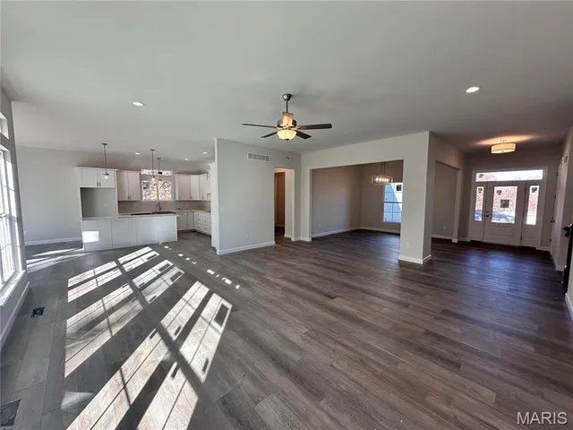 $893,375 | 300 Schaper Estates Crossing, Unit LOT 27), Foristell, MO 63348