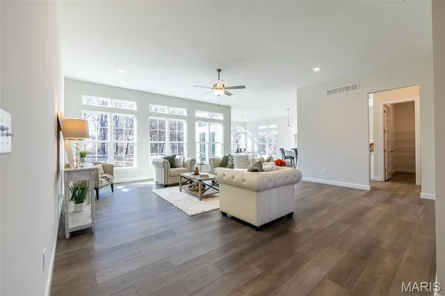 $893,375 | 300 Schaper Estates Crossing, Unit LOT 27), Foristell, MO 63348