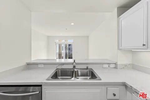 $615,000 | 13200 Pacific Promenade, Unit 351, Playa Vista, CA 90094